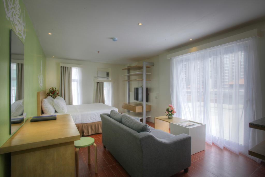 Fersal Hotel Makati Avenue Макати Экстерьер фото