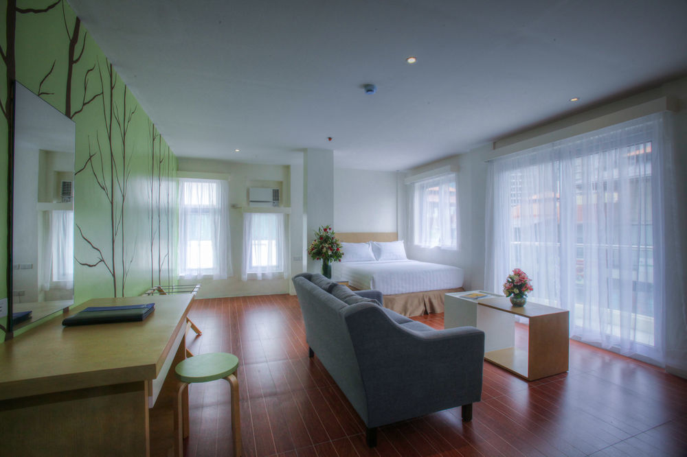 Fersal Hotel Makati Avenue Макати Экстерьер фото