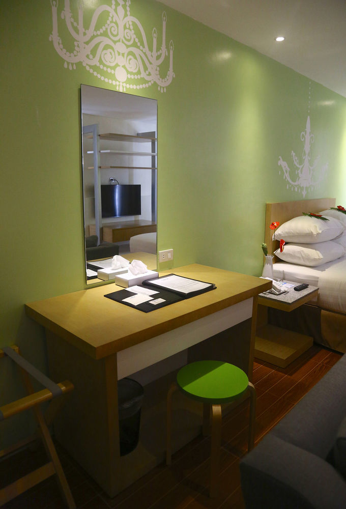 Fersal Hotel Makati Avenue Макати Экстерьер фото